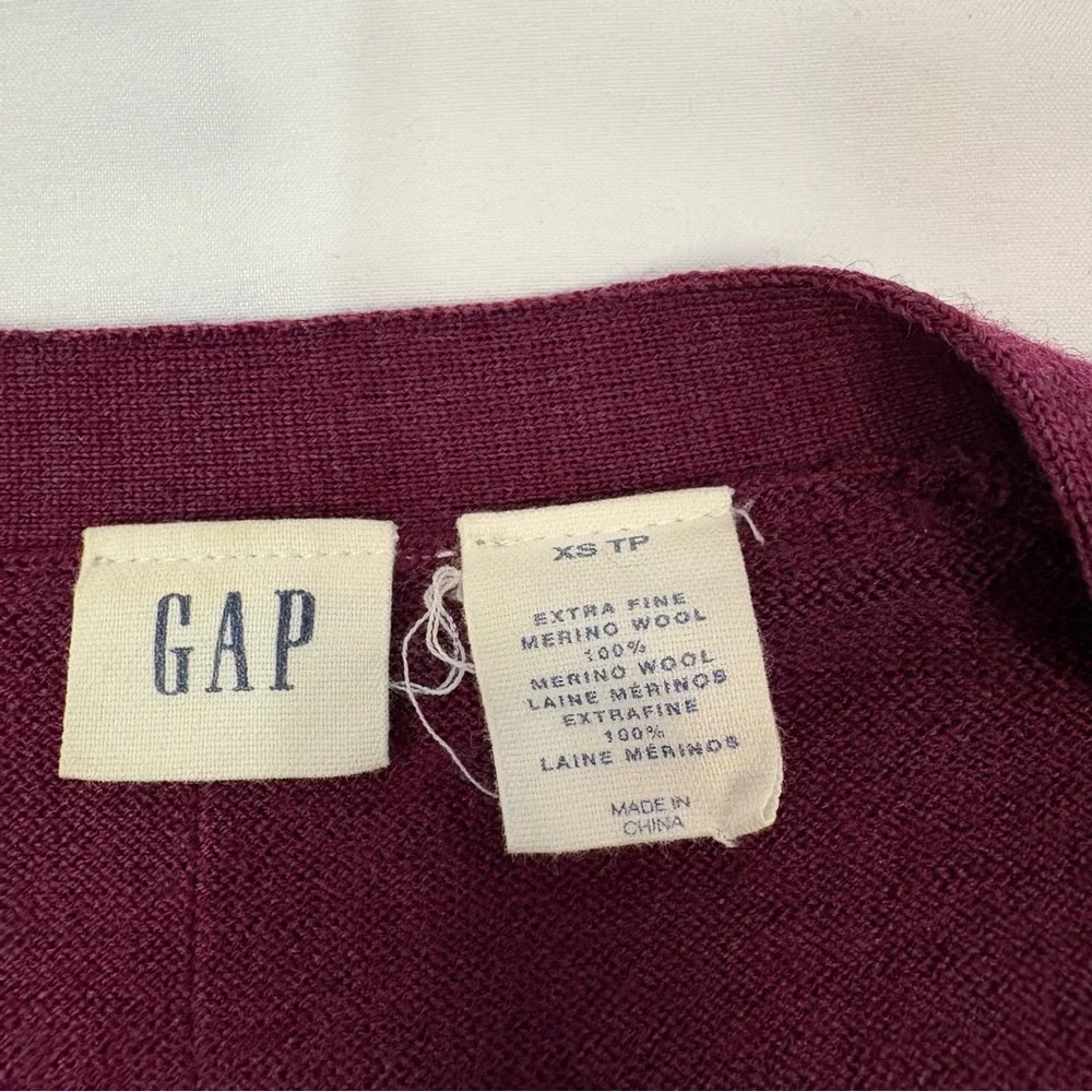 Gap 100% Extra Fine Merino Wool Button Front Cardigan Purple Women’s XS - Picture 5 of 9